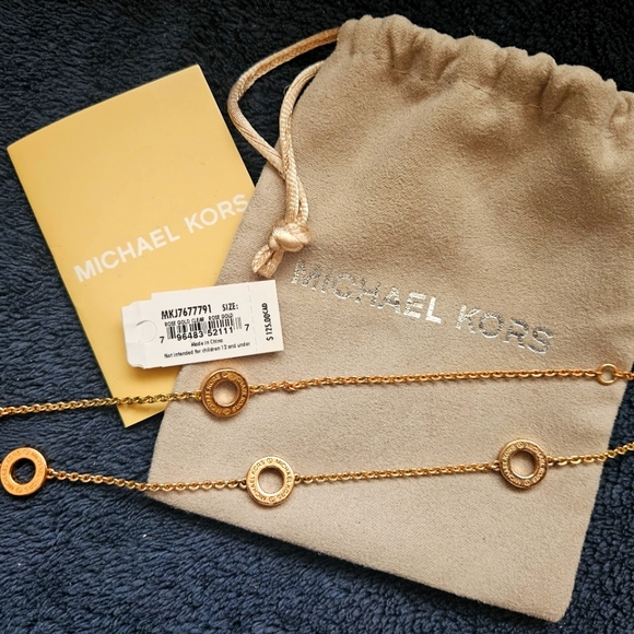 Michael Kors Necklace - Picture 1 of 3